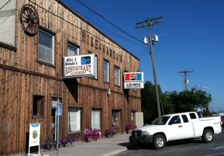 mike wanda tulelake exterior2